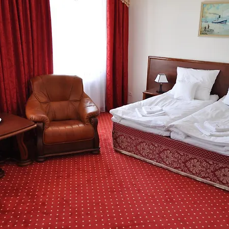 Prawdzic Palac فندق 3*