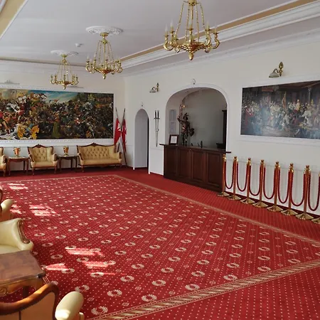 Prawdzic Palac فندق