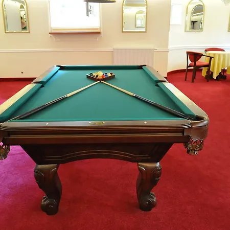 Prawdzic Palac فندق