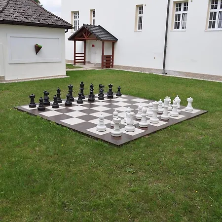 Prawdzic Palac فندق