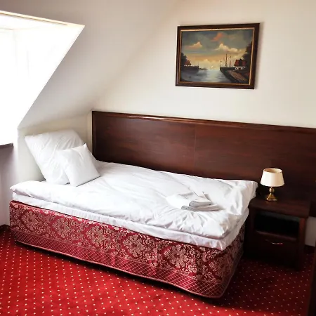 Prawdzic Palac فندق 3*