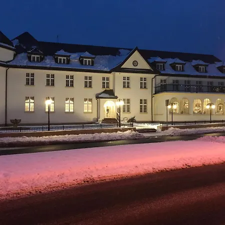 Prawdzic Palac فندق 3*